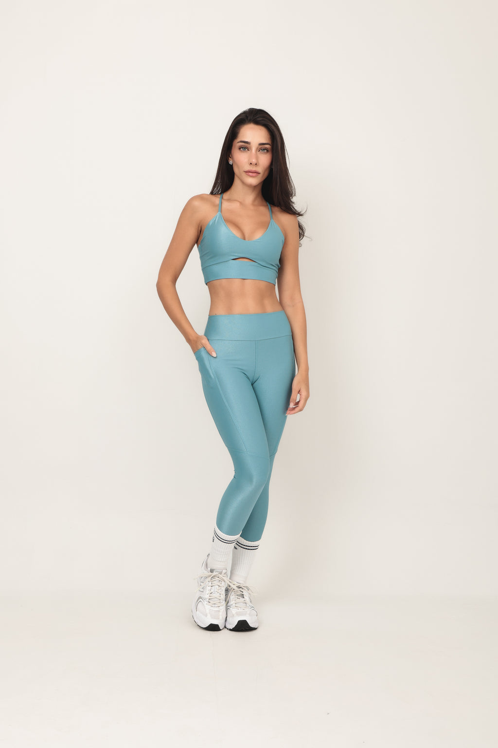 LEGGING RECORTES E BOLSO
