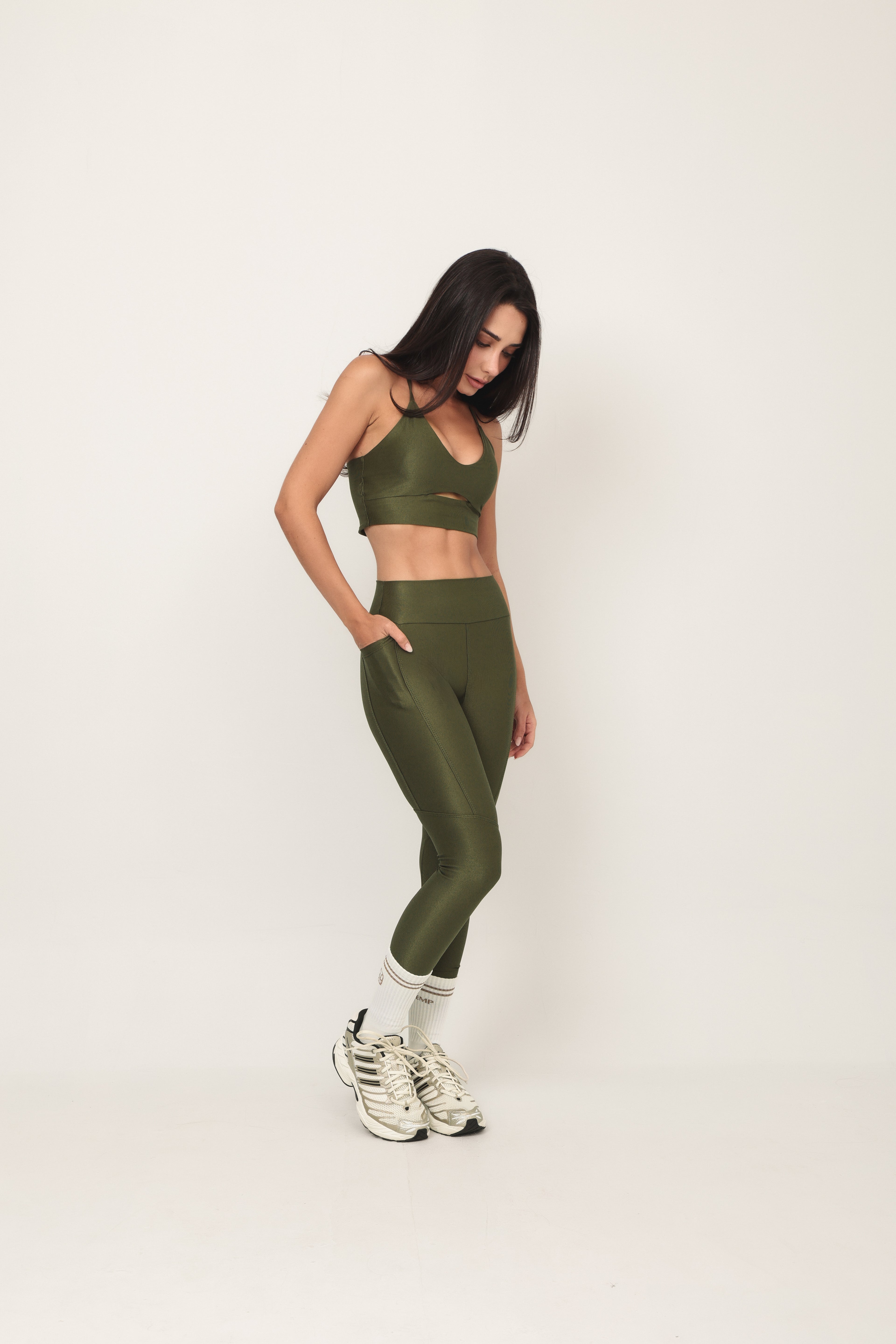 LEGGING RECORTES E BOLSO