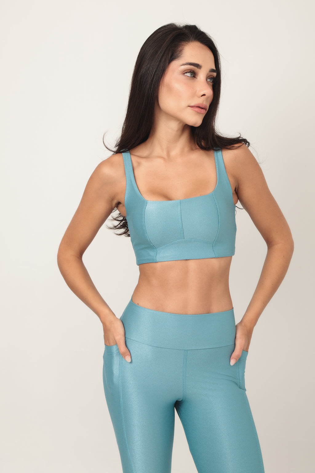 LEGGING RECORTES E BOLSO