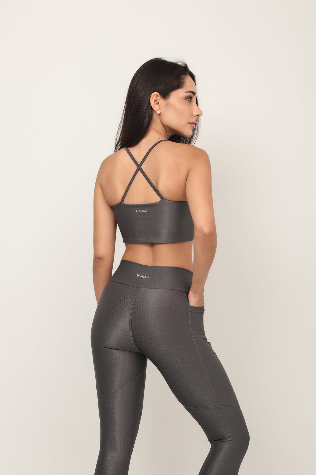 LEGGING RECORTES E BOLSO