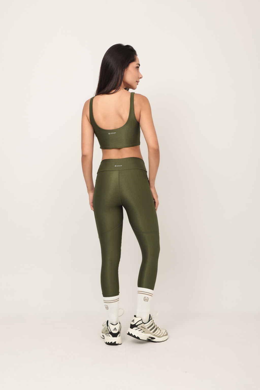 LEGGING RECORTES E BOLSO